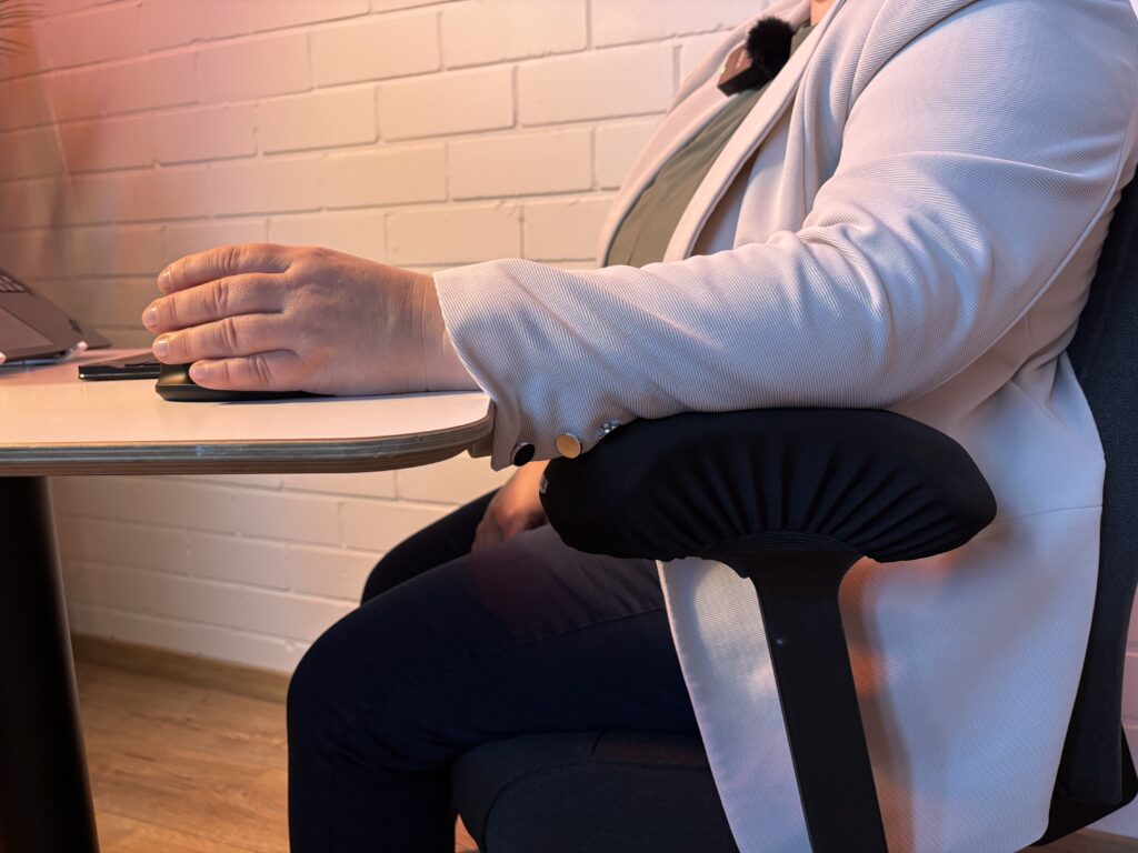 Kuidas käetugede padjad aitavad pinges õlgade ja kaelavöötme vastu? 2 käetugede padjad